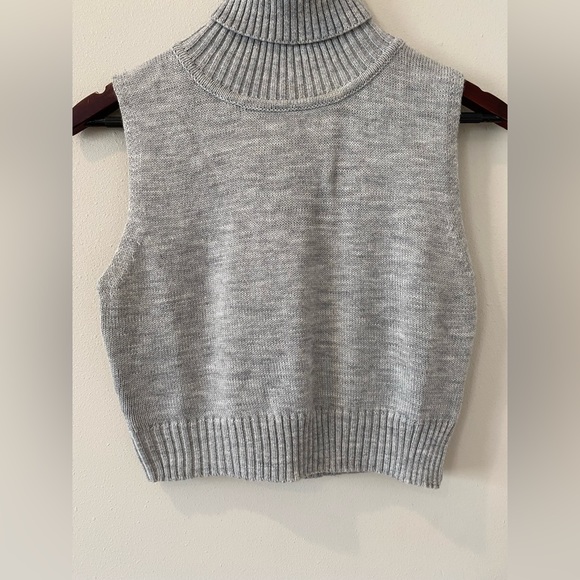 New Aster Knit Top Medium Turtleneck Gray Cropped Ribbing Sleeveless Marled - Picture 2 of 5